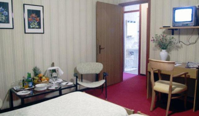 Hotel Margna Морбеньо Екстериор снимка